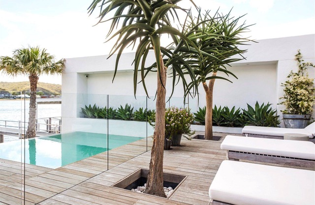 Luxury Villas Wagstaffe Tropics (Walk to Beach)