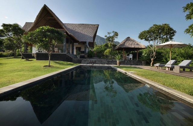 Luxury Villas with Dream Views and Large Tropical Gardens