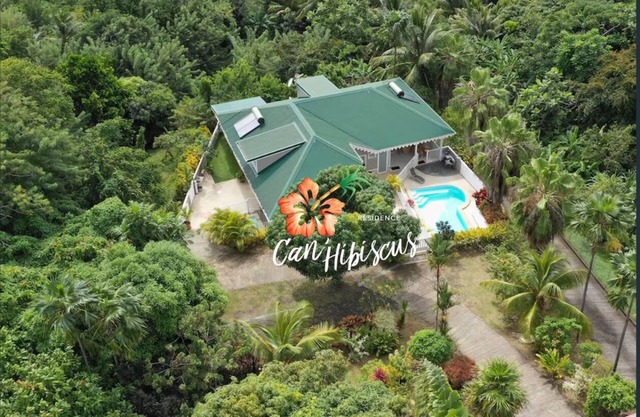 Luxury villas with private pools in the countryside