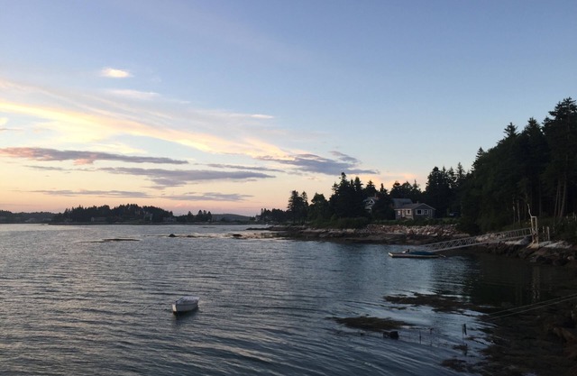 Luxury waterfront property with pier - wonderful views and sunsets n