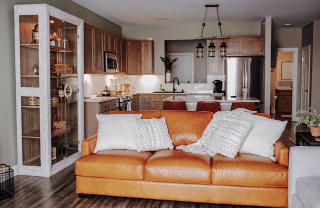 Luxury Waterfront 2BR w/King Suite