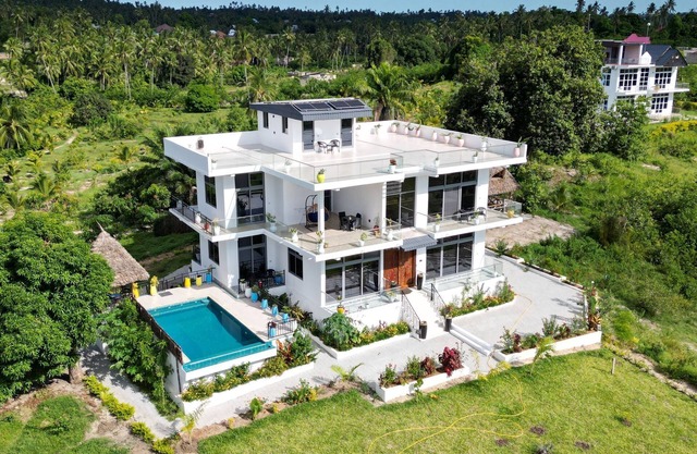 Luxury Zanzibar Villa – Ocean View, Infinity Pool, Lush Green & Stunning Sunsets
