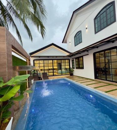 LYL Ipoh Garden Private Pool Villa-18pax 5BR