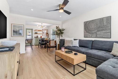 Madeira Beach House Retreat with Private Pool - The Perfect Getaway!