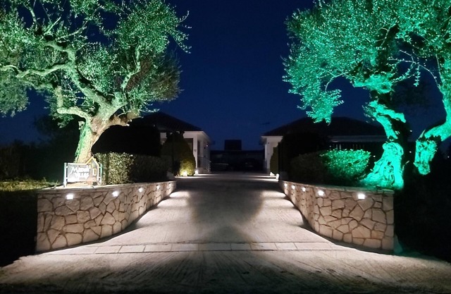 Madini Luxury villa with private Heated pool