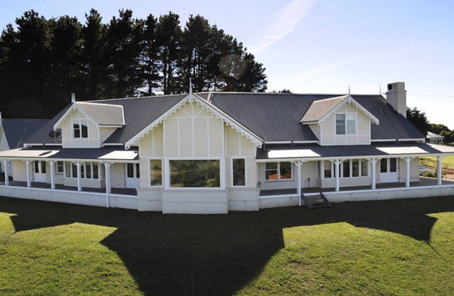 Madison Park, a large Country Retreat