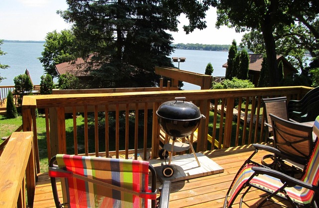 Madison/Stoughton 3 BR/3 BA Lake Kegonsa Cottage