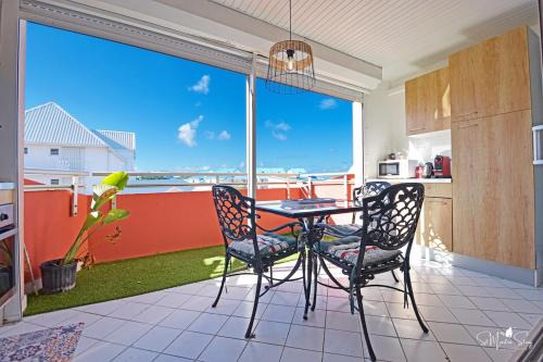 Mady's Retreat 1 bedroom apartment ideally located