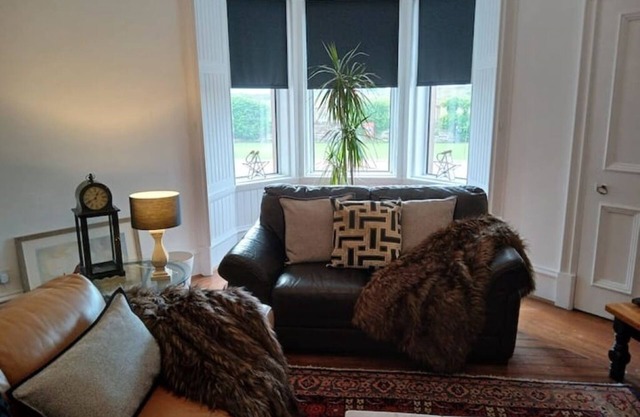 Magdalena B&B Suite in traditional Victorian House, Lounge, bedroom & ensuite