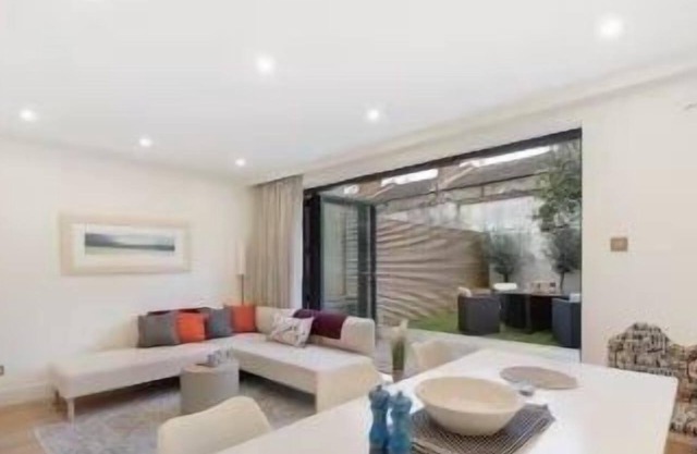 Magical 3BR/2BA-w/Garden-Clapham