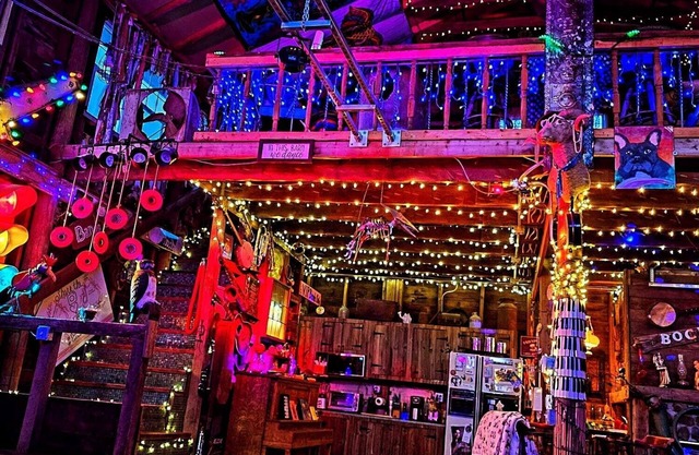 MAGICAL barn with outdoor shower/tubnBock's Jukejoint barn