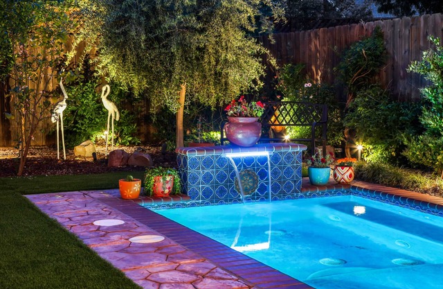 Magical-dwntwn Lodi, hot tub, firepit, wine tasting, backyard oasis