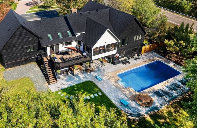 Magical Lake Home 9 mins to MOA and MSP Airport