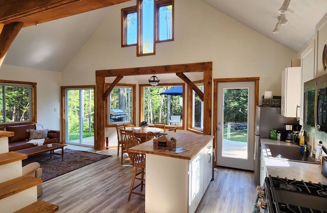 Magical Retreat Cottage - Surrounded by Waterfalls, Extreme Peace and fast WiFi