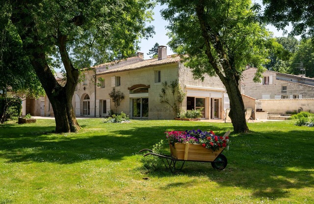 Magnificent family estate in the heart of Saintonge sleeps up to 23
