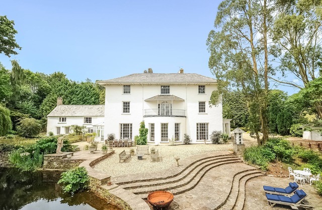 Magnificant 9 Bedroom Georgian House, indoor pool, cinema room, Sleeps 18-22