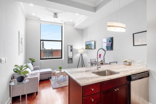 Magnificent 1br W Pool & Gym