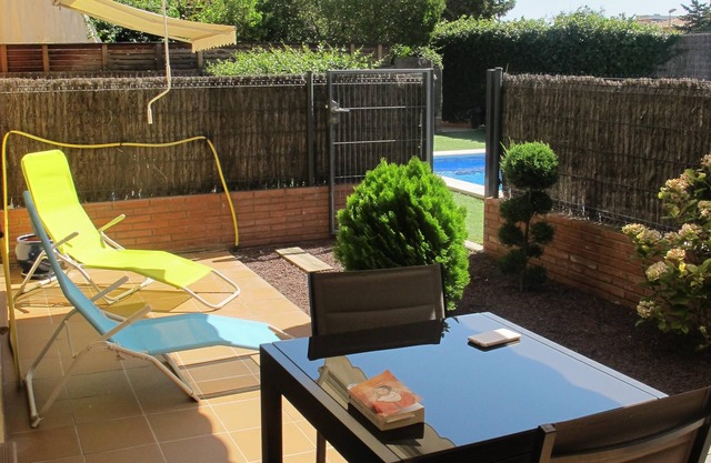 Magnificent apartment. modern and recent, 300 m from the sea, with swimming pool and parking