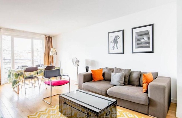 Magnificent, bright, modern and very quiet apartment with terrace.