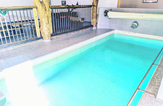 Magnificent Cottage with heated indoor pool