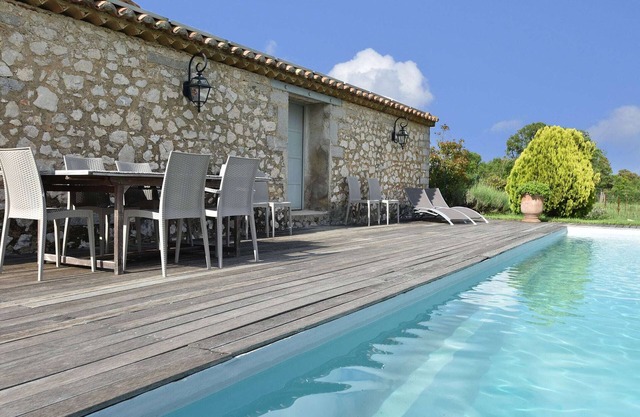 Magnificent farmhouse with private pool and garden