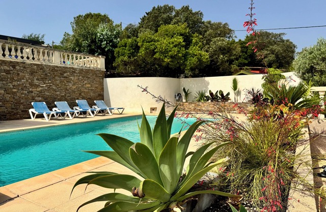 Magnificent 3-star house with swimming pool and secure parking Bormes les Mimosas