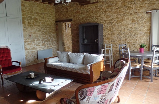 Magnificent cottage for 4 people with spacious pool, cleaning included