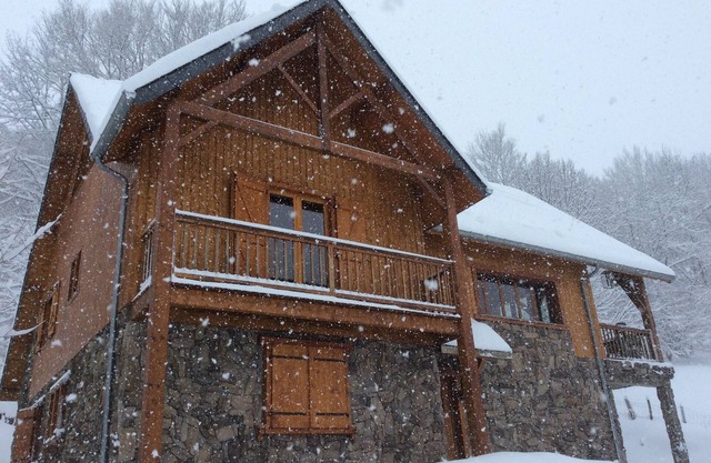 Magnificent chalet 3km from PEYRAGUDES PYRENEES LUCHON