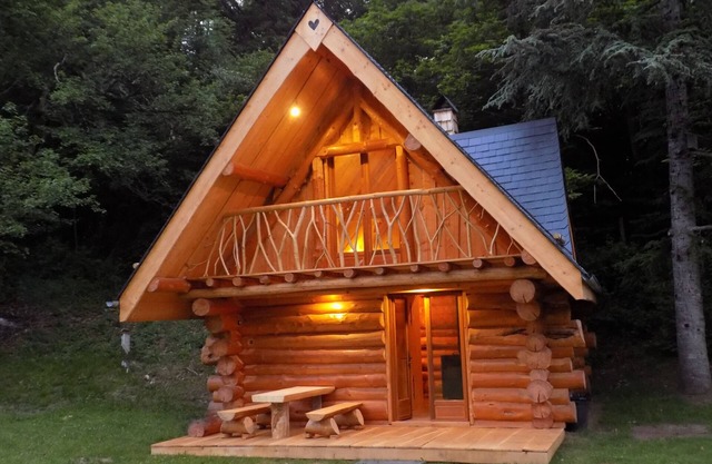 Magnificent log cabin for up to 4 people