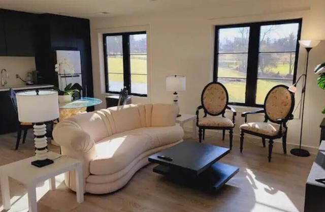 Magnificent Middleburg Getaway: 2BR w Bucolic Views, Solar Power, & Nearby Shops