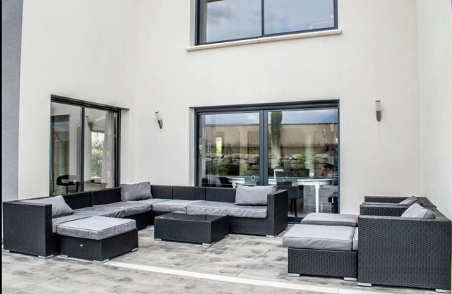 ♥️ MAGNIFICENT VILLA +260 M2 SWIMMING POOL PARKING