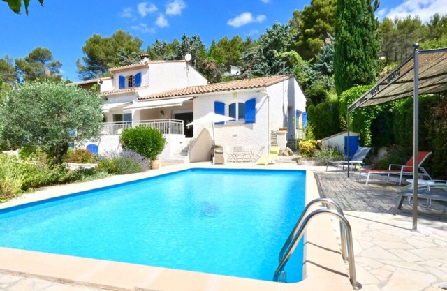 Magnificent villa in a pretty village at the gates of Montpellier, heated swimming pool