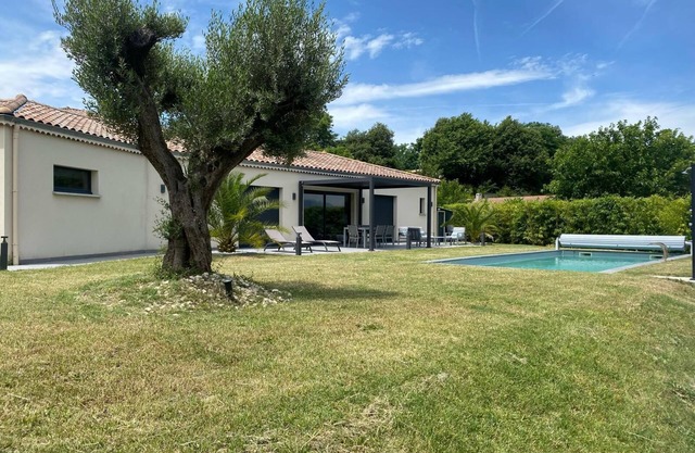 Magnificent Villa with Swimming Pool in Upie