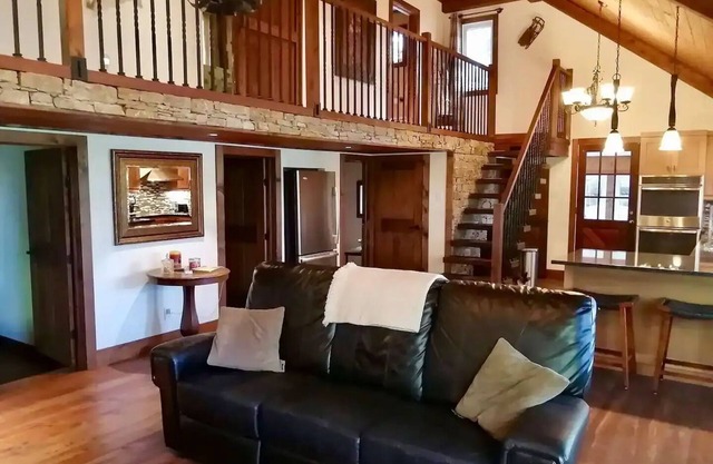 Magnifique updated lakefront chalet (CITQ #300310)