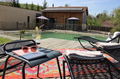 Magnifique gîte écologique en pleine campagne avec piscine