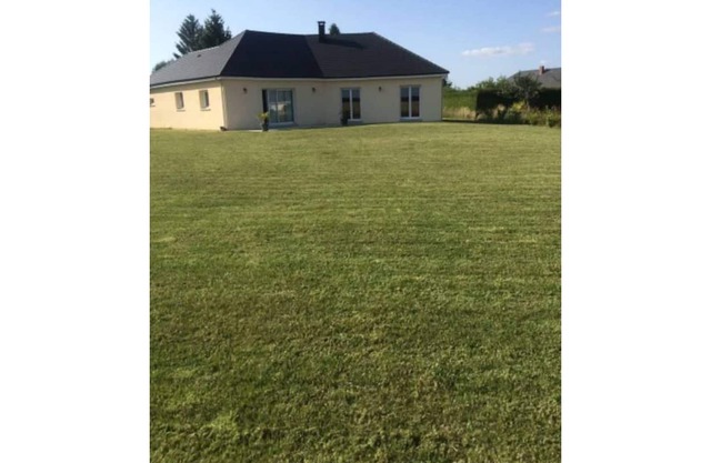 Magnifique Villa en Face des Champs Avec Piscine