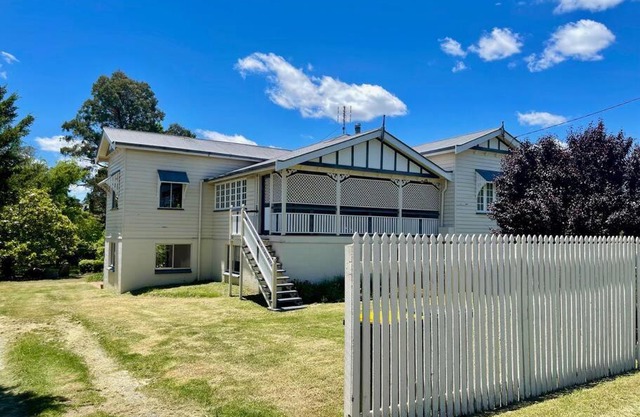 MAGNOLIA HOUSE ON THE CREEK - STANTHORPE