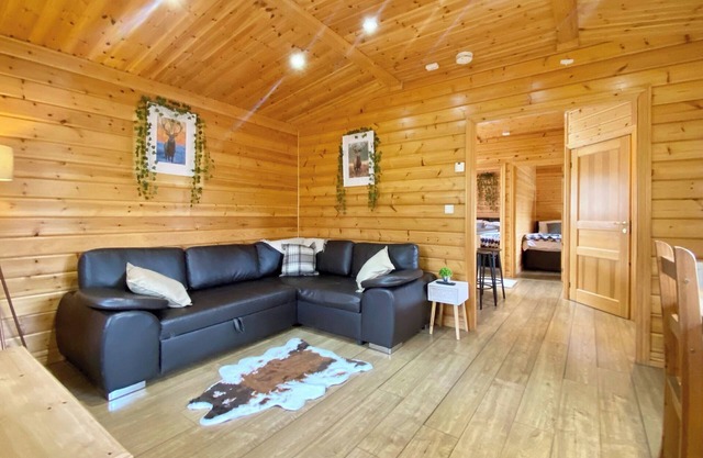 Magnolia Lodge-UK46280