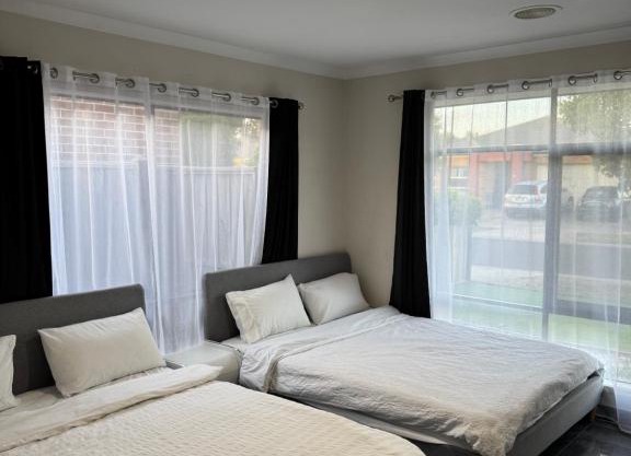 Mahzan on Dromana Master Bedroom
