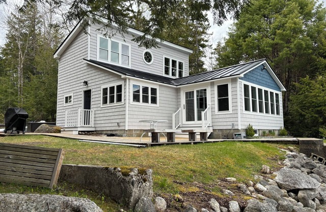 Maine Lake Cottage on Beech Hill Pond near Bar Harbor and Acadia National Park