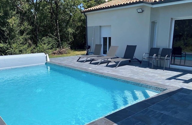 Maison à la Campagne, Proche des Bastides et Châteaux. Idéal Pour les Familles