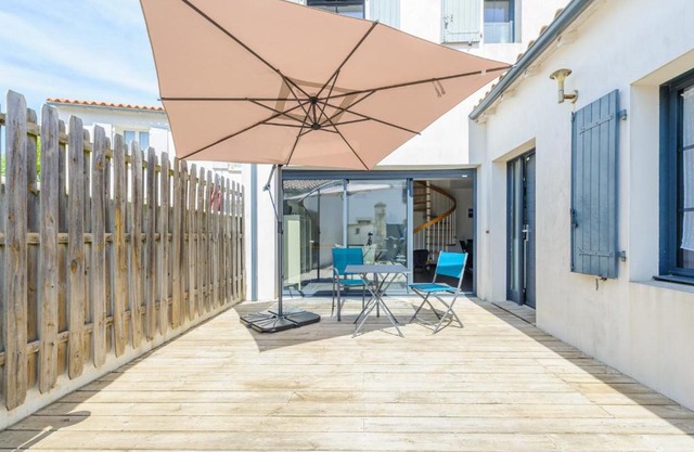 Maison Angoulins: 6 Pers, Mer à 150m, WIFI, Terrasse, Équipée Bébé - FR-1-535-45