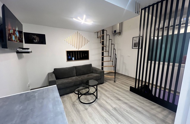 Maison Appartement Triplex Avec Jacuzzi et Sauna