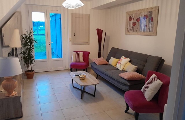 Maison Atypique de 4 Chambres Avec un Grand Jardin Sécurisé