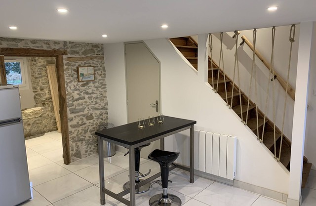 Maison Avec Beaucoup de Charme Dans un Petit Village Paisible
