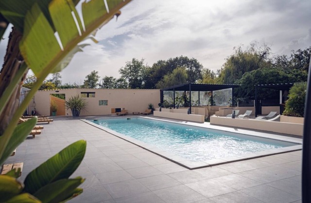 Maison Avec Grande Piscine à Proximité de la mer