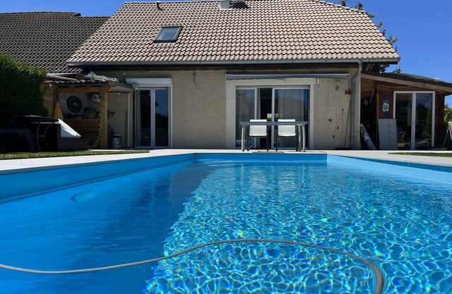 Maison Avec Piscine et Jaccuzzi au Calme à Deux pas D'annecy