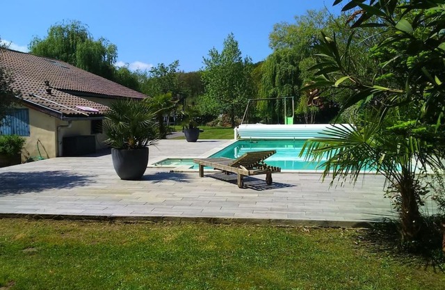 MAISON- Biaudos avec piscine chauffée