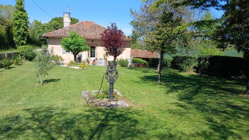Maison chaleureuse à Martisserre avec jardin privatif et cheminée