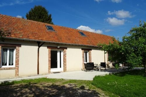 Maison confortable en campagne à Bérengeville-la-campagne + jardin